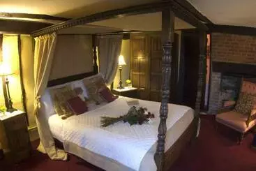 Отель Strand House