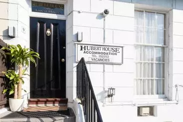 Pensió Hubert House