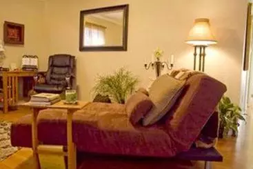 River Rock Bed And Breakfast Cottages