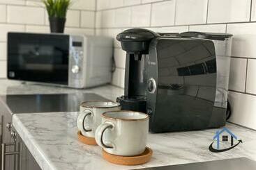 بنسيون Acaster House, X4 Rooms With En Suites X1 Room Private Bathroom, Street Parking, Close To Train Stat