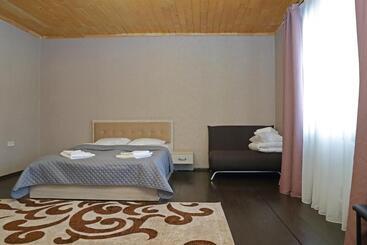 Hotel Lastivka Guest House