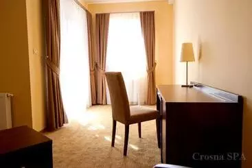 Otel Pensjonat Crosna Spa