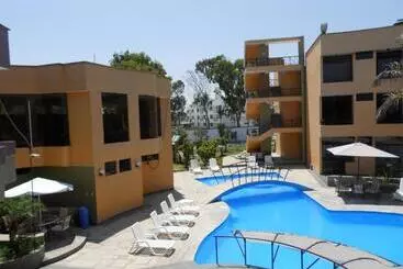 ホテル Embassy Beach