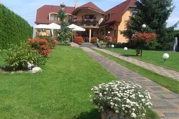 Majatalo Alba Regia Pansion Egri