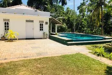 Pansiyon Cinnamon Estate Villa