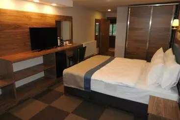 Feel & Live Hotel Villas Restaurant Sapanca