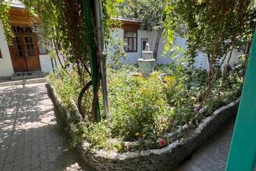 پانسیون Lovely Home For You