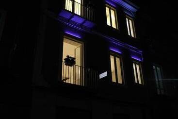 900 Bed And Breakfast