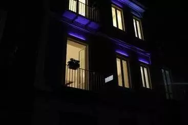 900 Bed And Breakfast