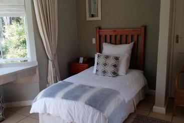 Liza's Cottage Guesthouse