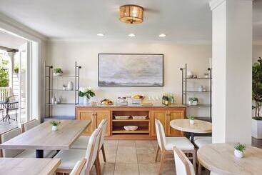 مبيت وإفطار Inn At Sonoma, A Four Sisters Inn
