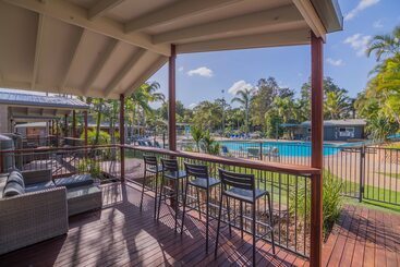 Отель Nrma Blue Dolphin Yamba Holiday Resort