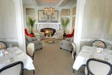 فندق Peter Shields Inn & Restaurant