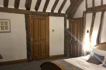 Hotel The Greyhound Inn