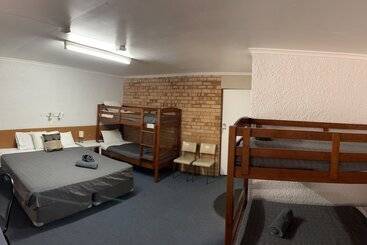 Abajaz Motel Centrally Located Shaded Parking