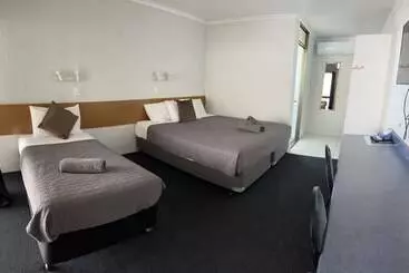 Abajaz Motel Centrally Located Shaded Parking