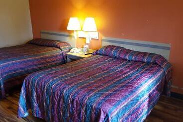 فندق على الطريق Red Carpet Inn