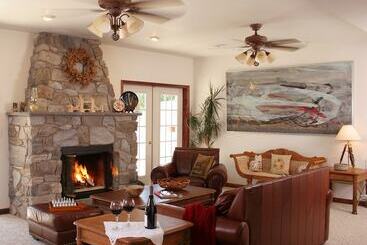 The Inn At Westwynd Farm B&b