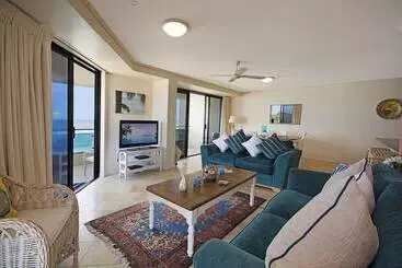 아파트 Clubb Coolum Beach Resort