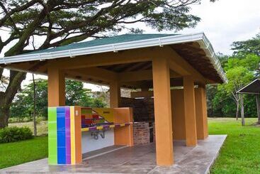 Отель Cinaruco Caney