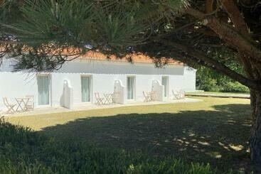 בית מלון כפרי Herdade Moita Mar   Country & Sea