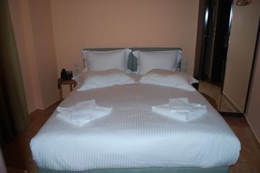 Hotel White Lotus Luxury Accommodation