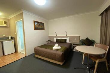 モーテル Sapphire City Motor Inn