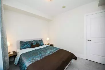 Vakantie-appartementen Sarkar Suites 330 Burnhamthorpe Road