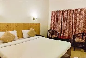 Hotel Royal Jardin Whistling Pines Resort