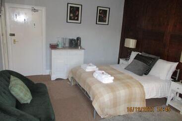 Отель Three Tuns Ashwell