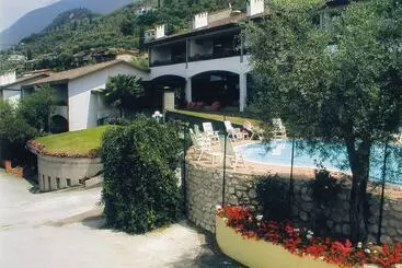 Отель Laura Christina