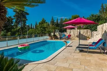 ペンション Villa Carmen Rooms & Apartments