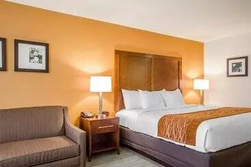 בית מלון כפרי Comfort Inn