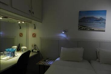 Pension Sleepers Villa Guesthouse