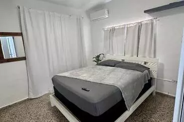 پانسیون Crash Boat 1