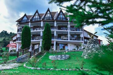 Hotel Acvila