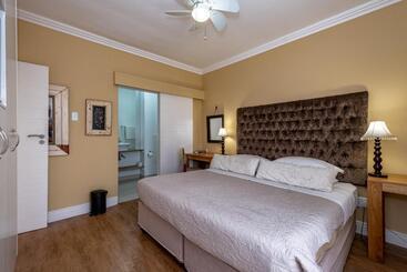 Апартаменты 17onwellington Suites