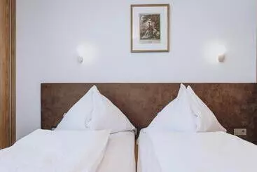 ベッドアンドブレックファースト Pension Zimpasser