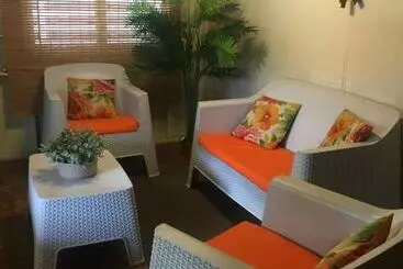 پانسیون Naniqui Cottage   Only Adults  Parking Golf Car Only