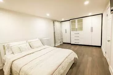ベッドアンドブレックファースト Luxury 4 Br In Sharon, East Of Gwillimbury