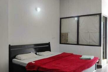 Отель Spot On 93090 Rudra