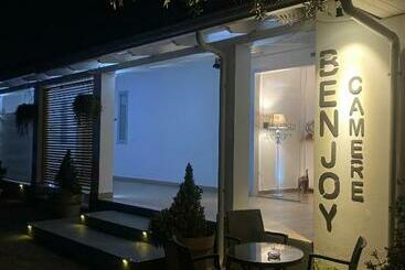 Пансион Benjoi Camere