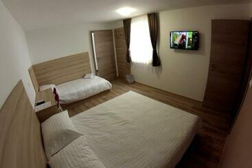 Bed & Breakfast Sweet Dreams Rooms And Apartments Postojna