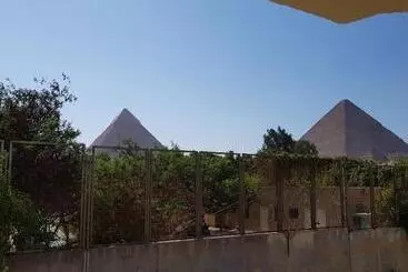 تختخواب و صبحانه Sphinx Palace Pyramids View Inn