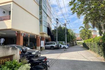 هتل Kaewchantra Mansion