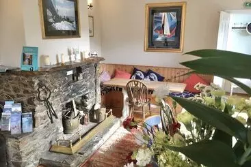 호텔 The Highdown Inn