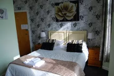 بنسيون Tudor Court