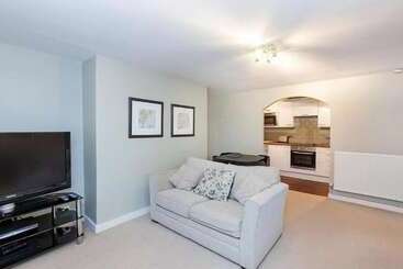 شقق خاصة سياحية The Garden Flat