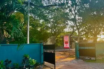 Hotelli Nimsara Holiday