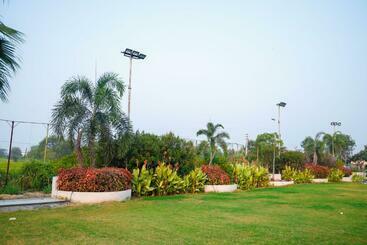 Omkar Resort And Lawns